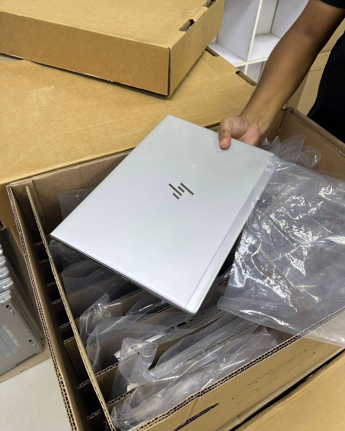 Refurbished MacBook Air Pallet